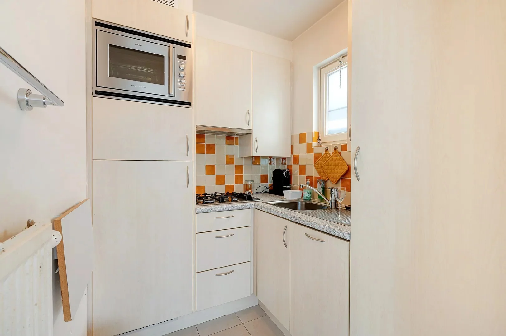 Penthouse appartement met grote zonneterrassen nabij strand.