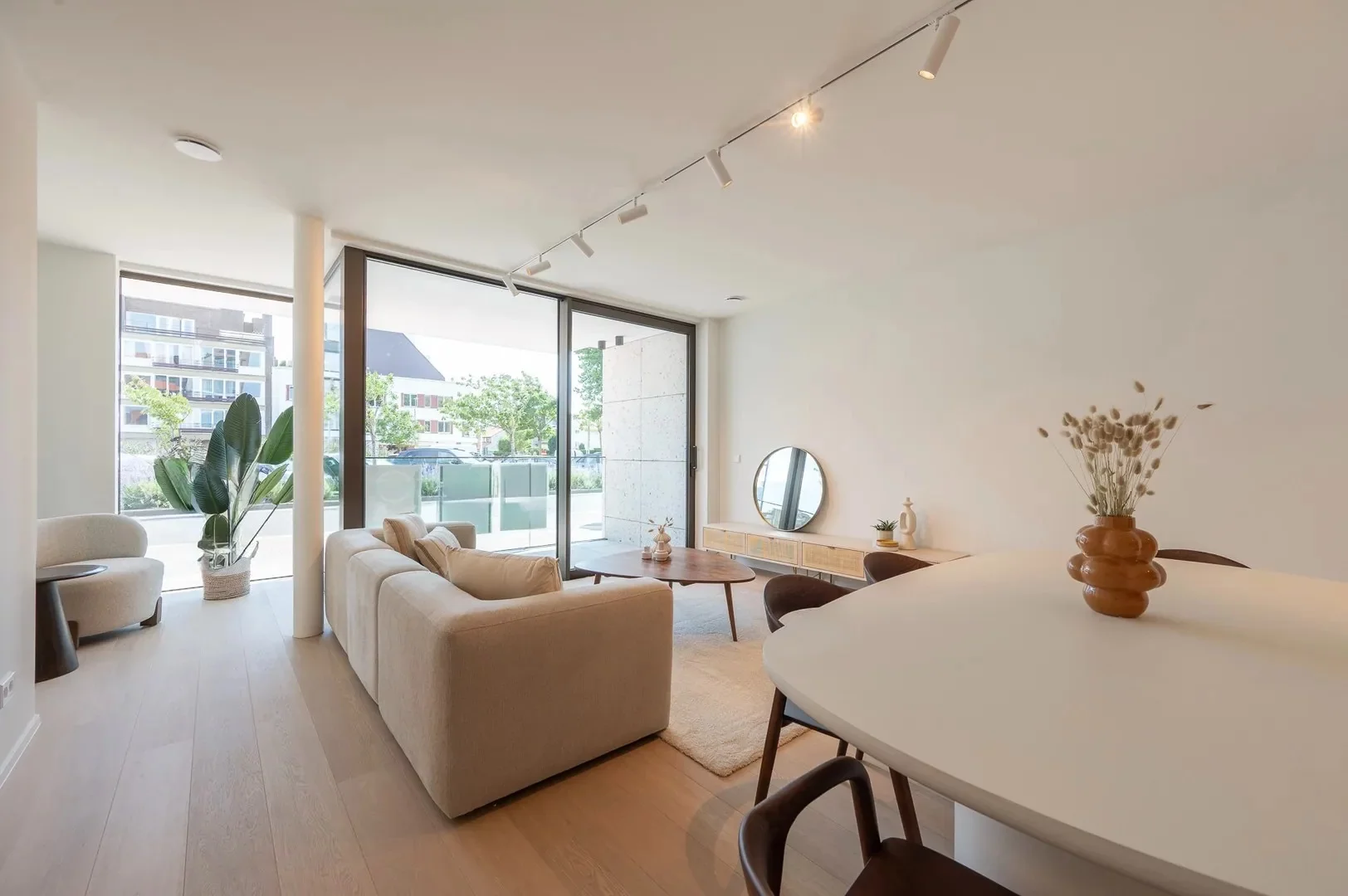 Nieuwbouw appartement op een centrale ligging te Knokke, vlakbij het Zegemeer en op wandelafstand v