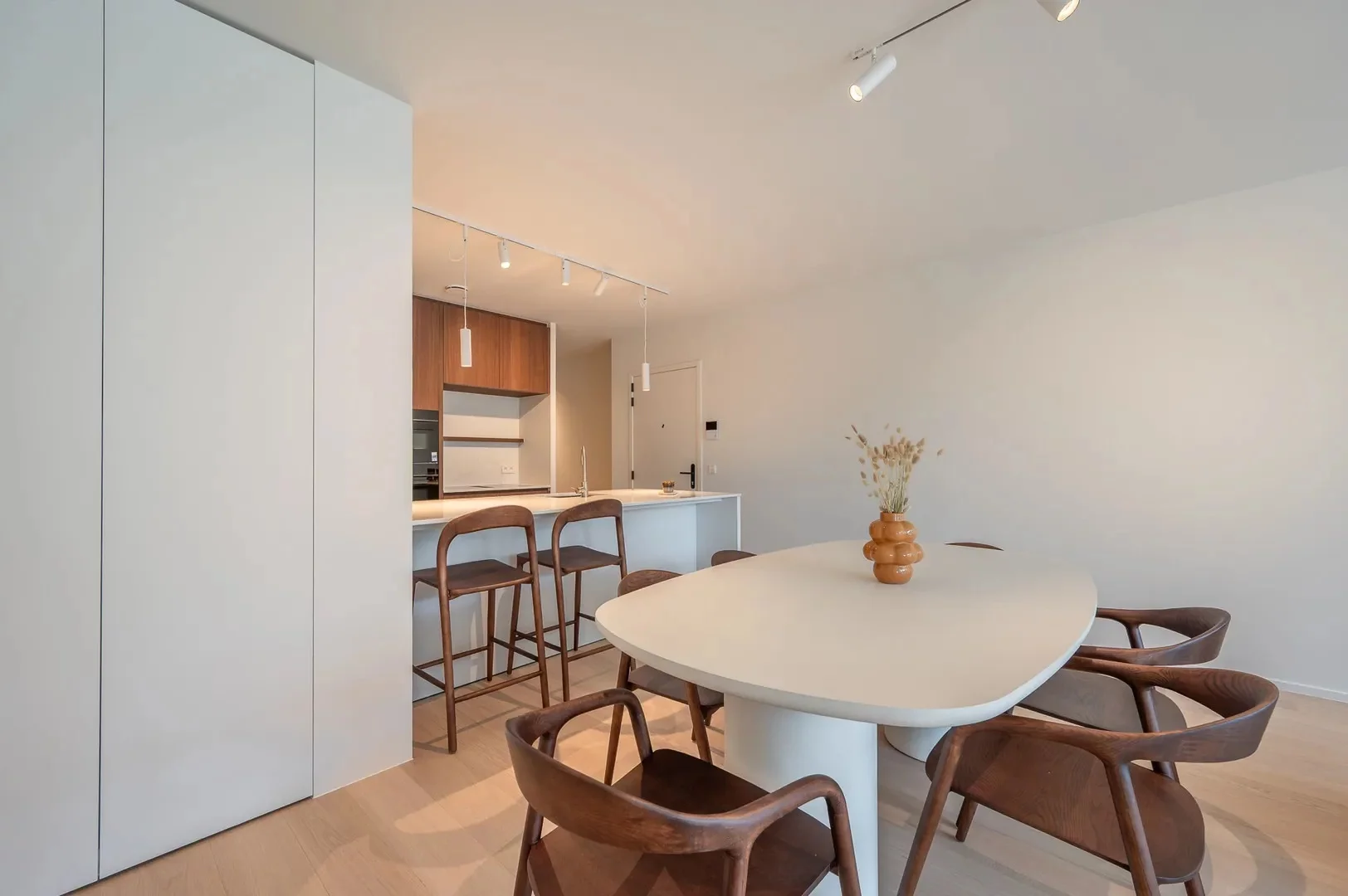 Nieuwbouw appartement op een centrale ligging te Knokke, vlakbij het Zegemeer en op wandelafstand v