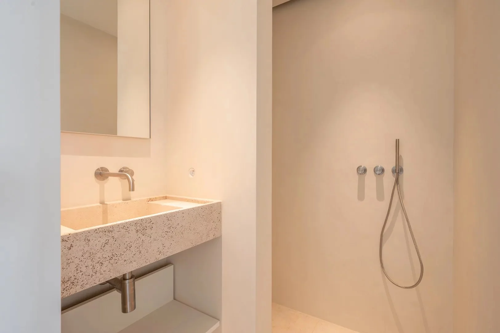 Magnifiek appartement met frontaal zeezicht in Zoute.
