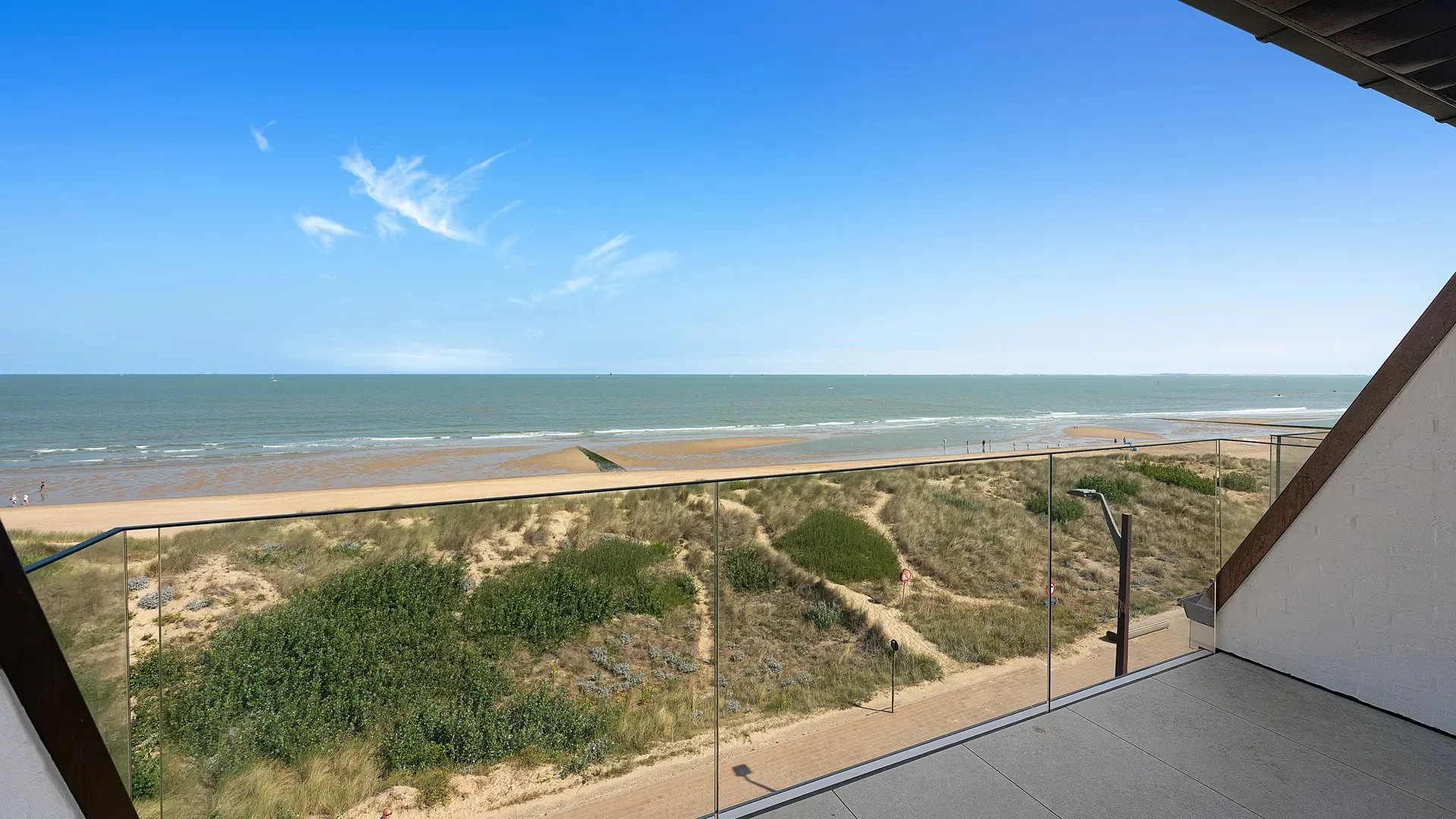 Magnifiek appartement met frontaal zeezicht in Zoute.