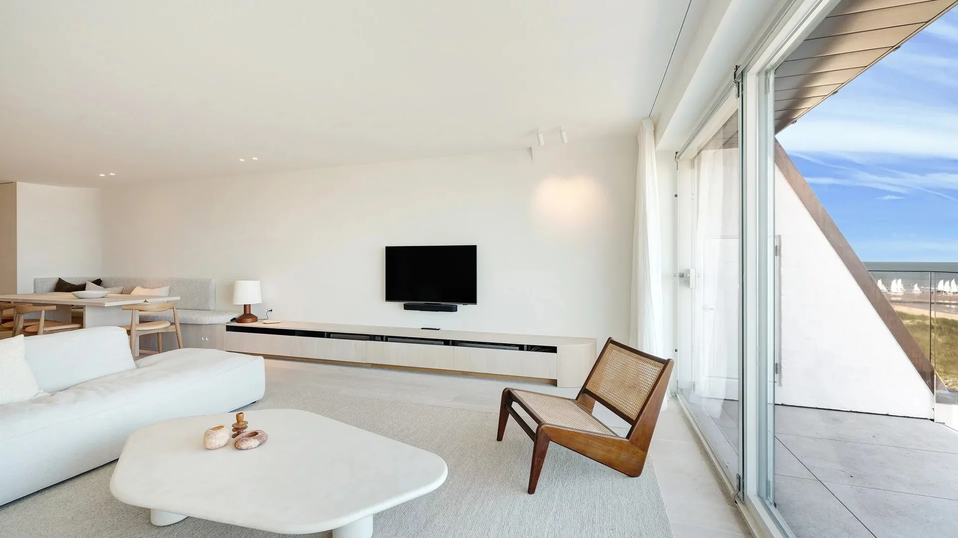 Magnifiek appartement met frontaal zeezicht in Zoute.