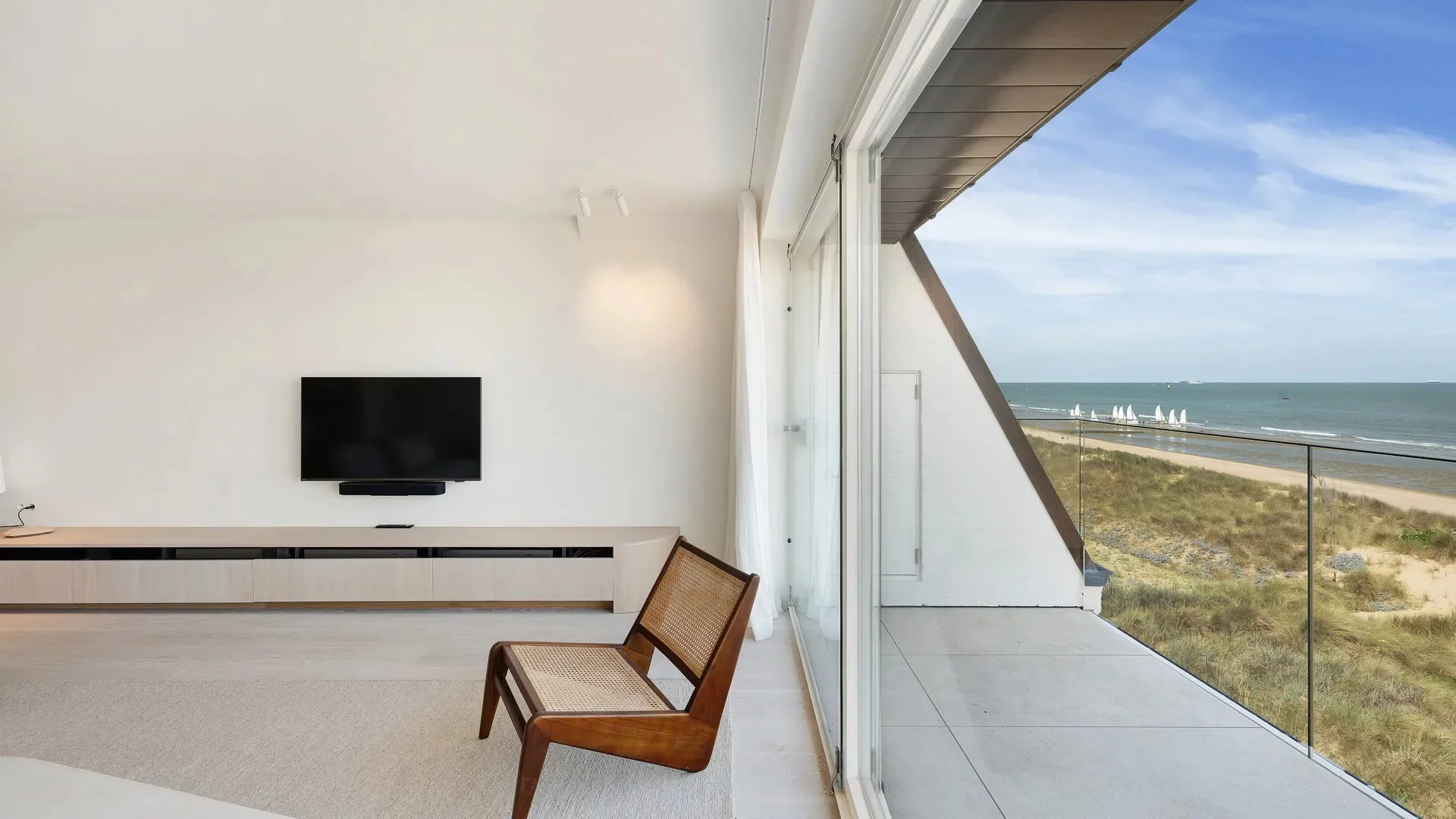 Magnifiek appartement met frontaal zeezicht in Zoute.
