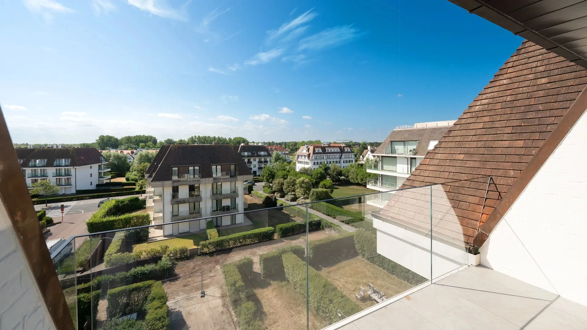 Magnifiek appartement met frontaal zeezicht in Zoute.