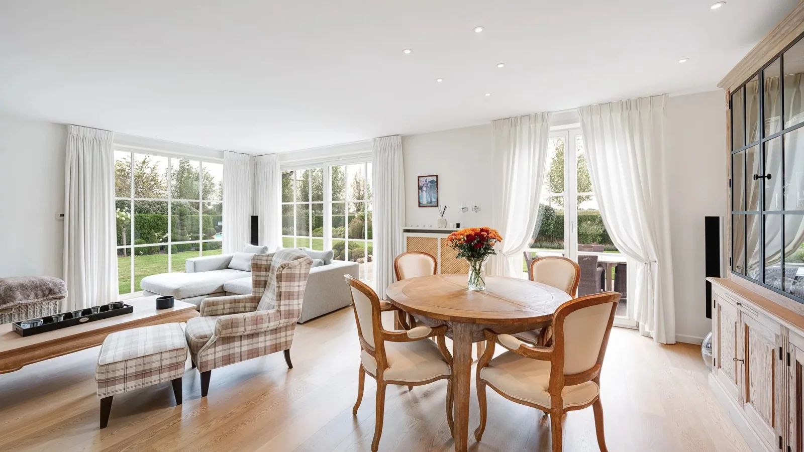 Mooie woning met zwembad rustig gelegen,Knokke nabij centrum.