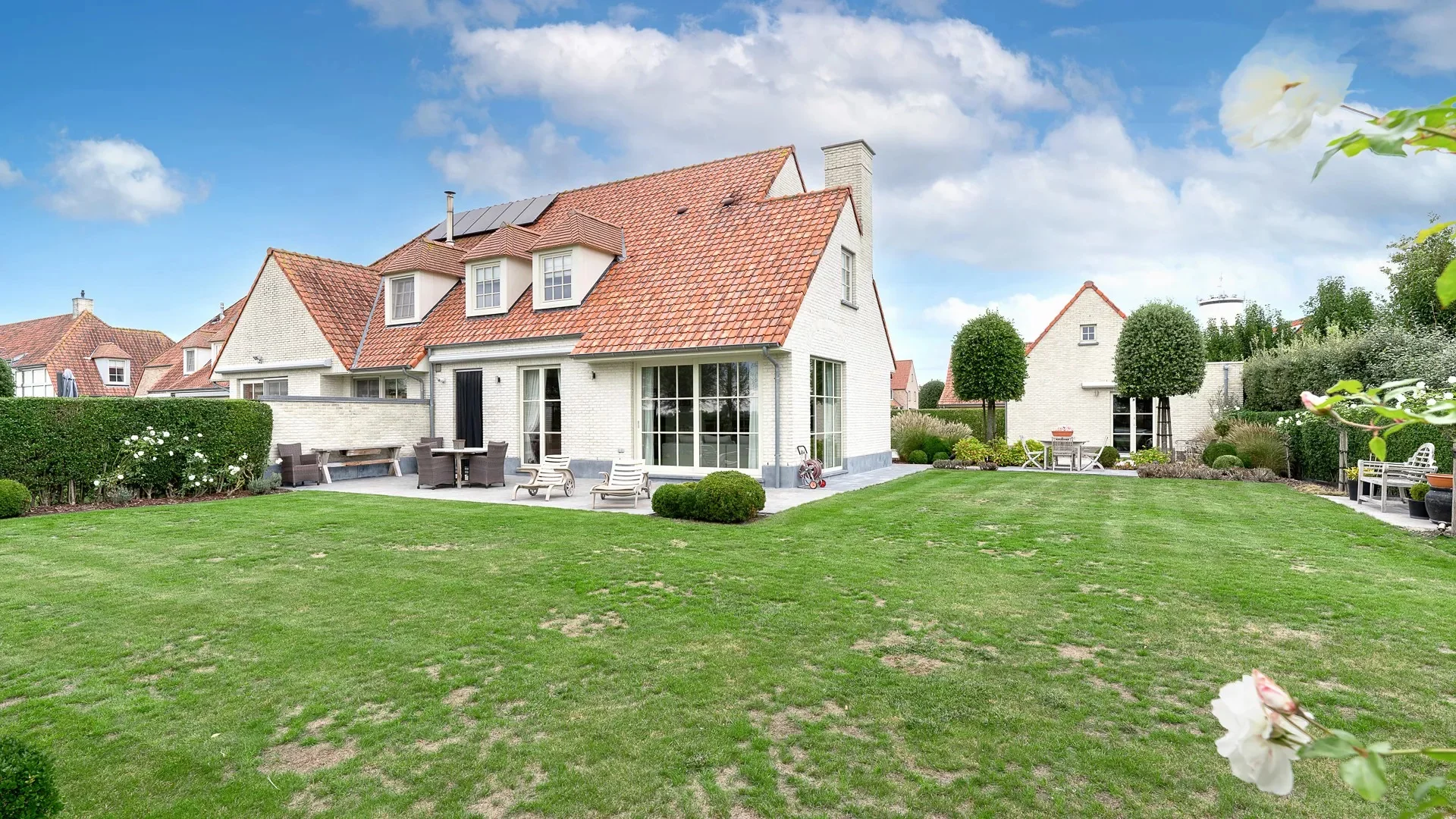 Mooie woning met zwembad rustig gelegen,Knokke nabij centrum.