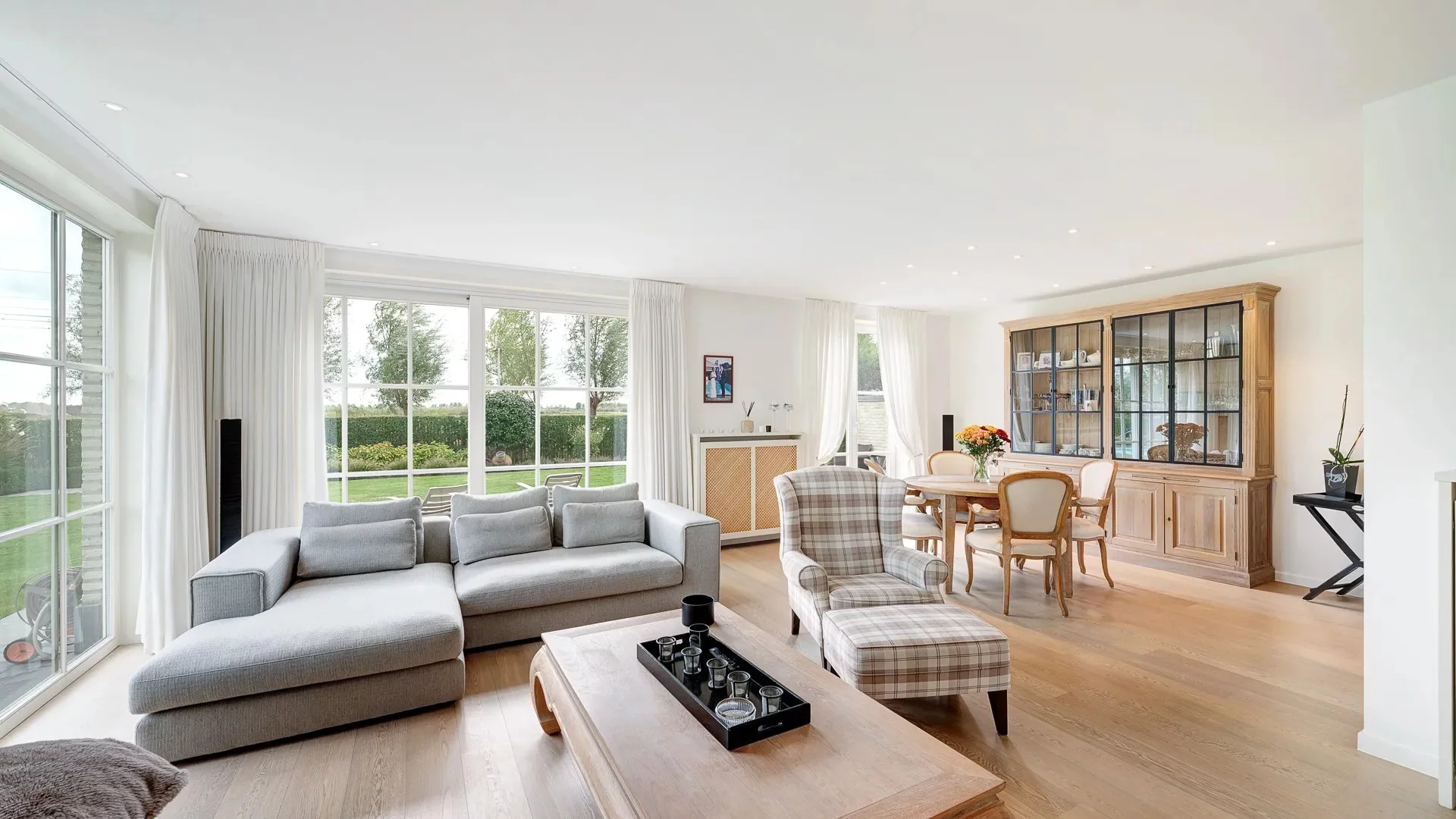 Mooie woning met zwembad rustig gelegen,Knokke nabij centrum.