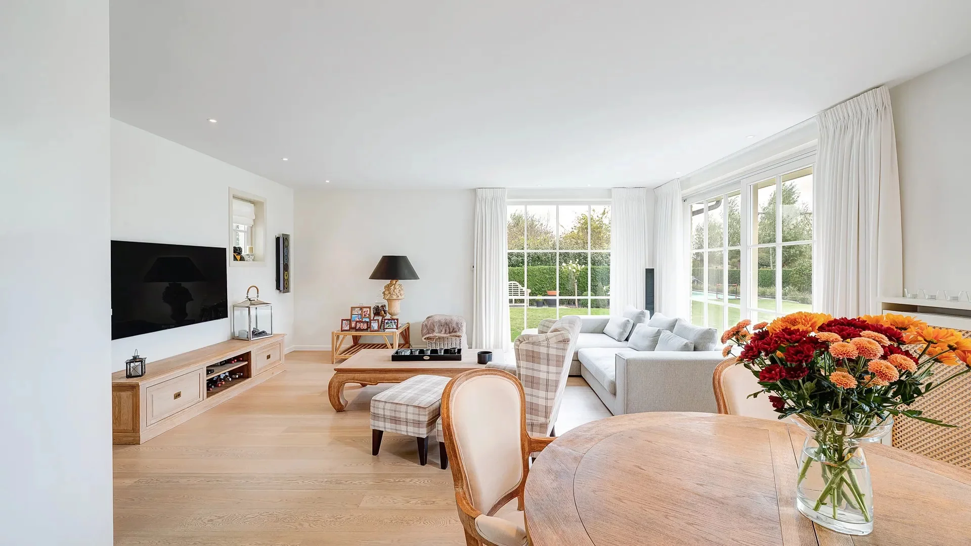 Mooie woning met zwembad rustig gelegen,Knokke nabij centrum.