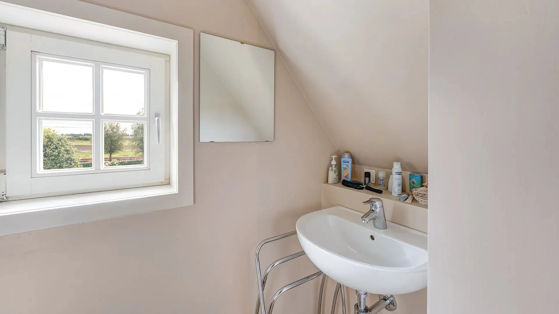 Mooie woning met zwembad rustig gelegen,Knokke nabij centrum.