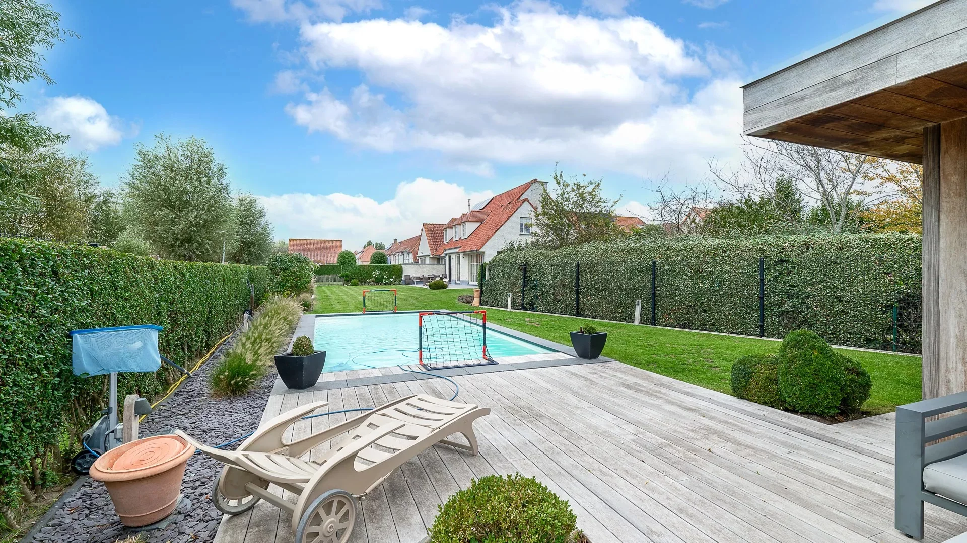 Mooie woning met zwembad rustig gelegen,Knokke nabij centrum.