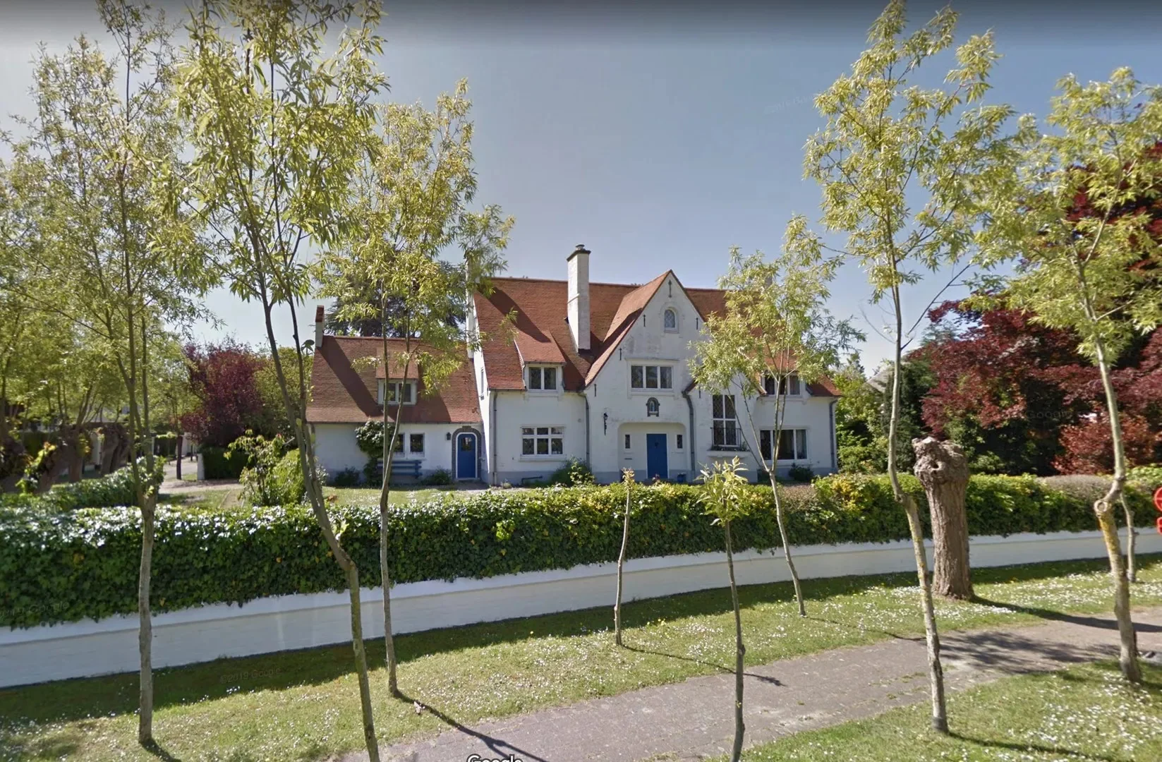 Unieke villa met karakter en potentieel op toplocatie in het hart van het Zoute.