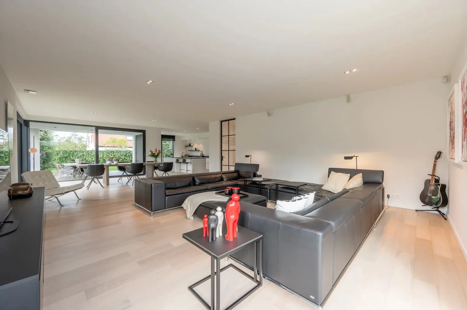 Recent detached villa close to the centre of Knokke.