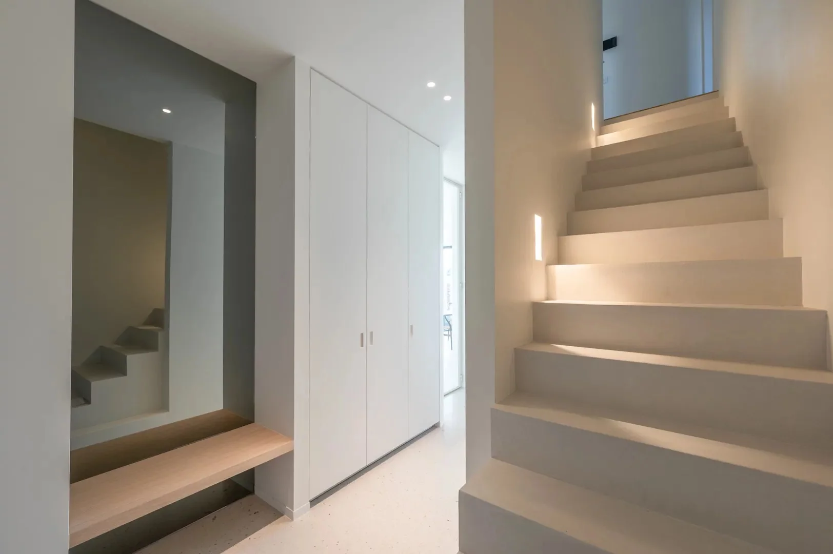 Instapklare nieuwbouwvilla met 5 slaapkamers en zuidgerichte tuin.