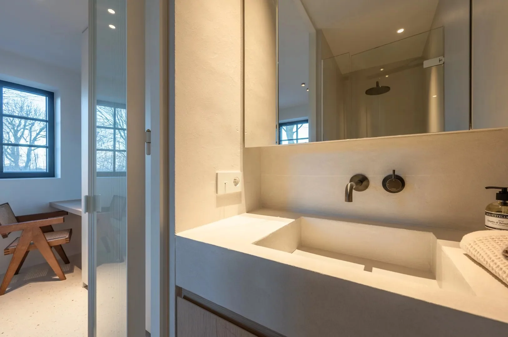 Instapklare nieuwbouwvilla met 5 slaapkamers en zuidgerichte tuin.