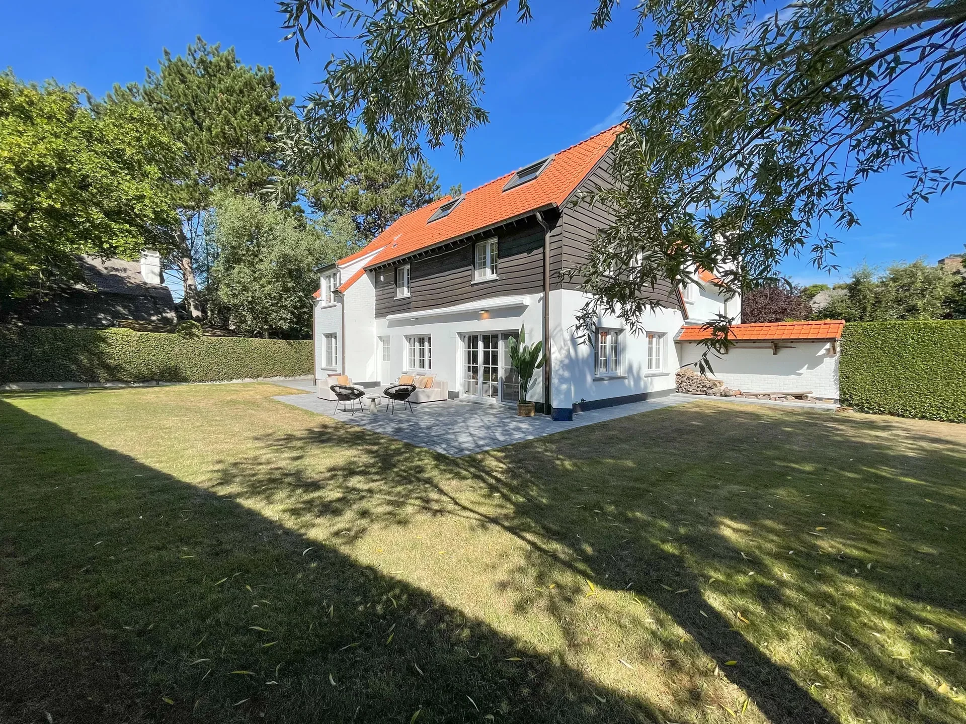 Schitterende villa rustig gelegen op een top ligging, in een paadje in het Zoute