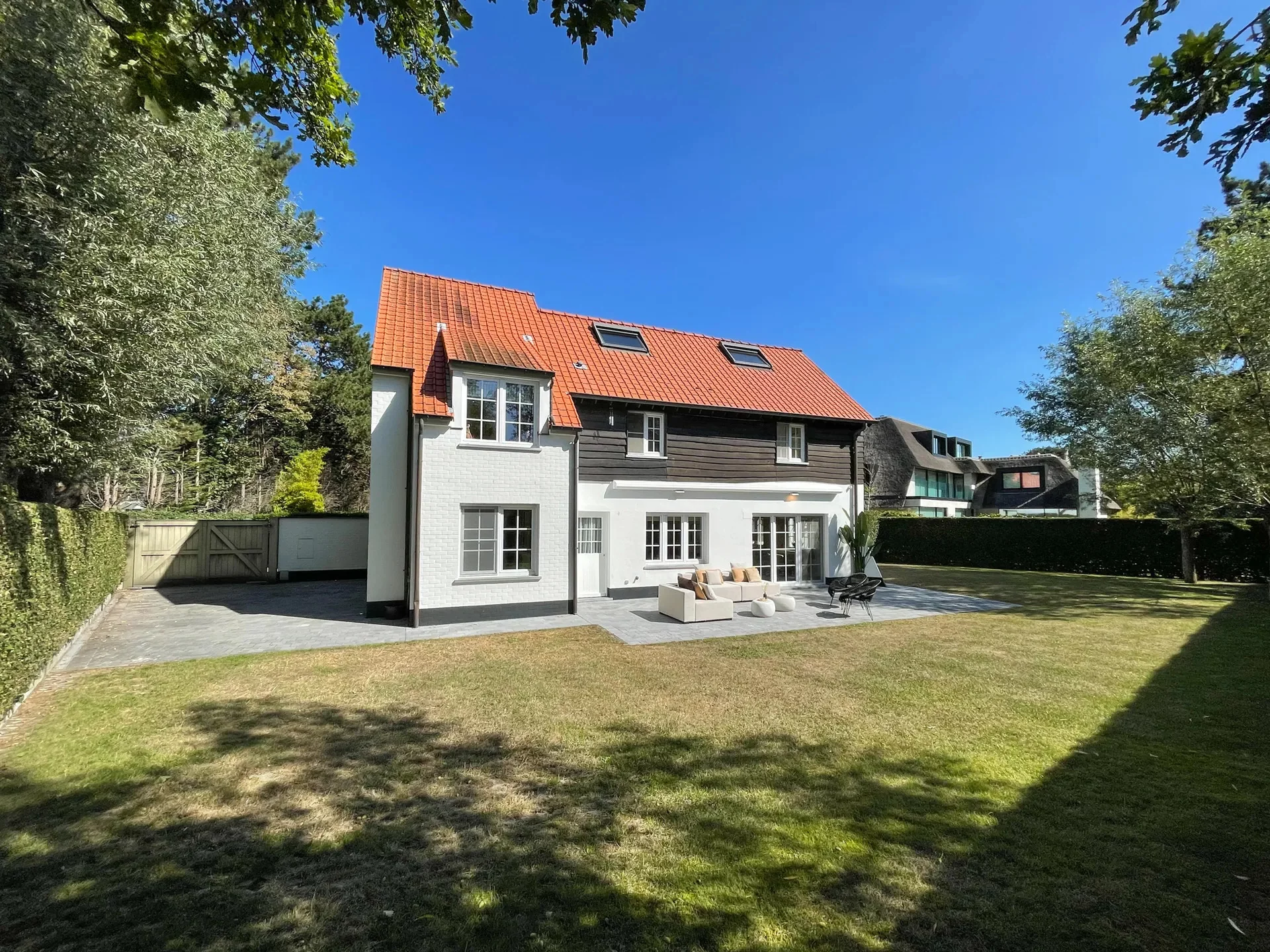 Schitterende villa rustig gelegen op een top ligging, in een paadje in het Zoute