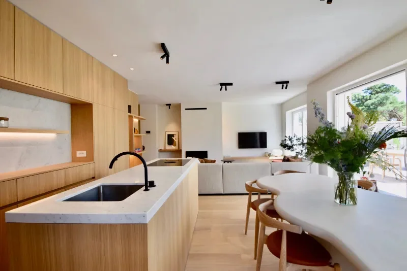 Subliem tuinappartement met zonneterras van 72m²  in een karaktervolle villaresidentie.
