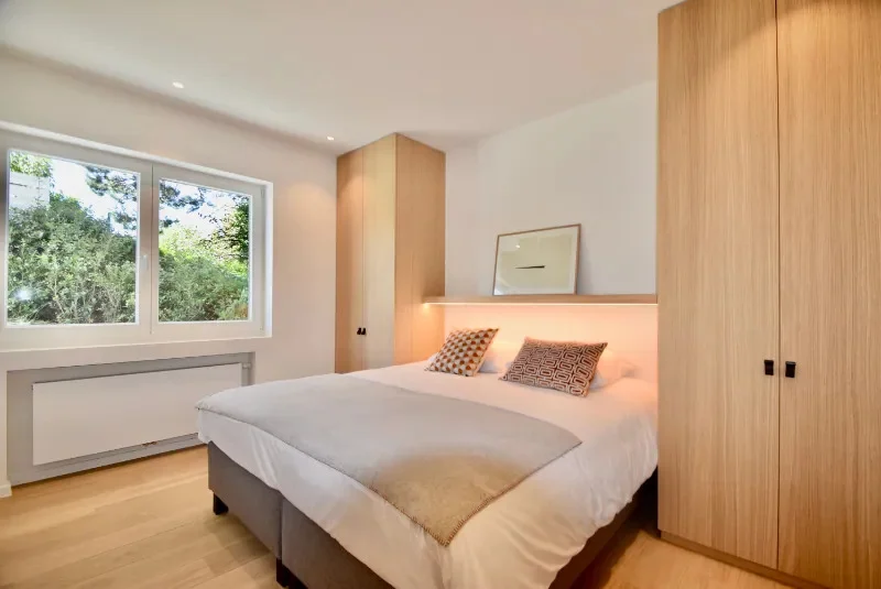 Subliem tuinappartement met zonneterras van 72m²  in een karaktervolle villaresidentie.