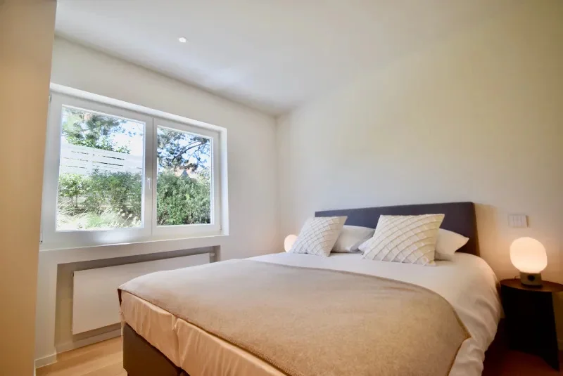 Subliem tuinappartement met zonneterras van 72m²  in een karaktervolle villaresidentie.