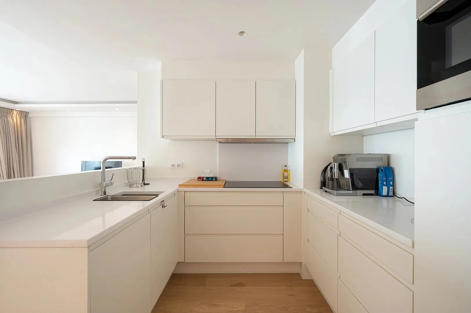 Mooi appartement op de Kustlaan met zuidgericht terras.