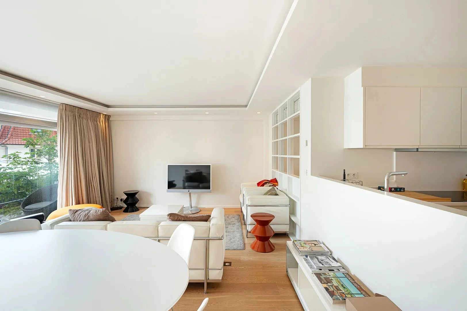 Mooi appartement op de Kustlaan met zuidgericht terras.