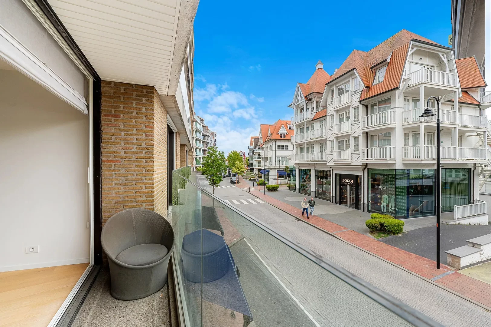 Mooi appartement op de Kustlaan met zuidgericht terras.