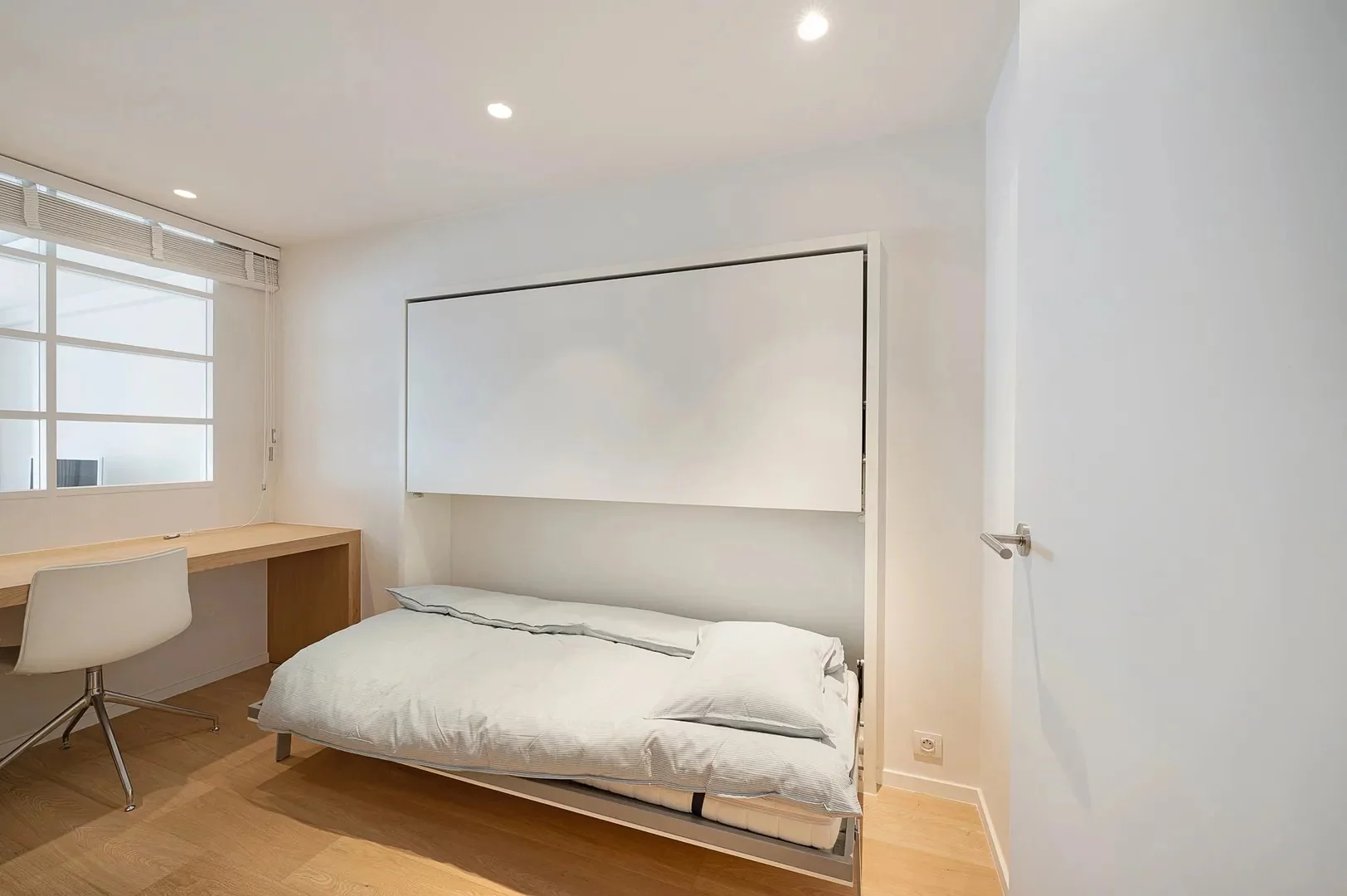Mooi appartement op de Kustlaan met zuidgericht terras.