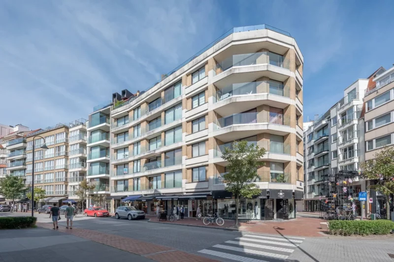 Mooi appartement op de Kustlaan met zuidgericht terras.