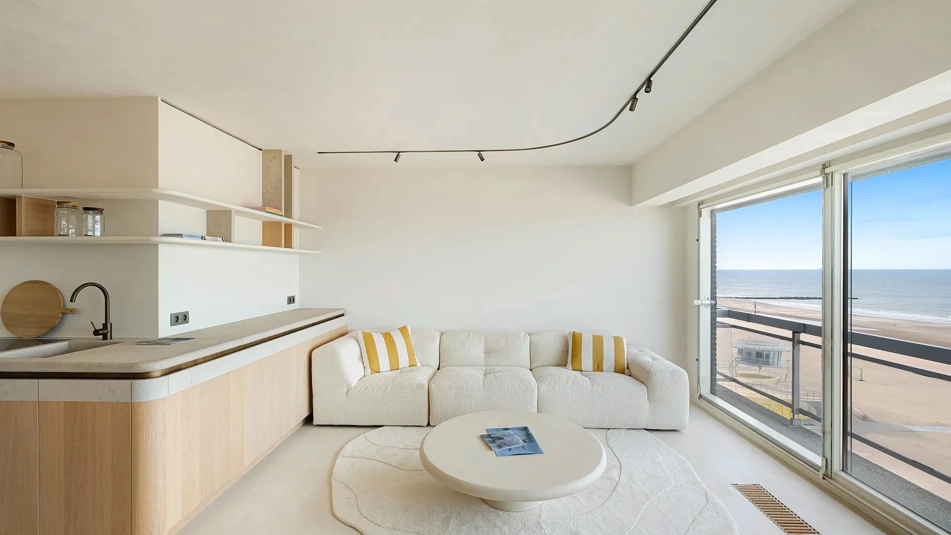 Mooi appartement  met zeezicht gelegen nabij Albertplein.