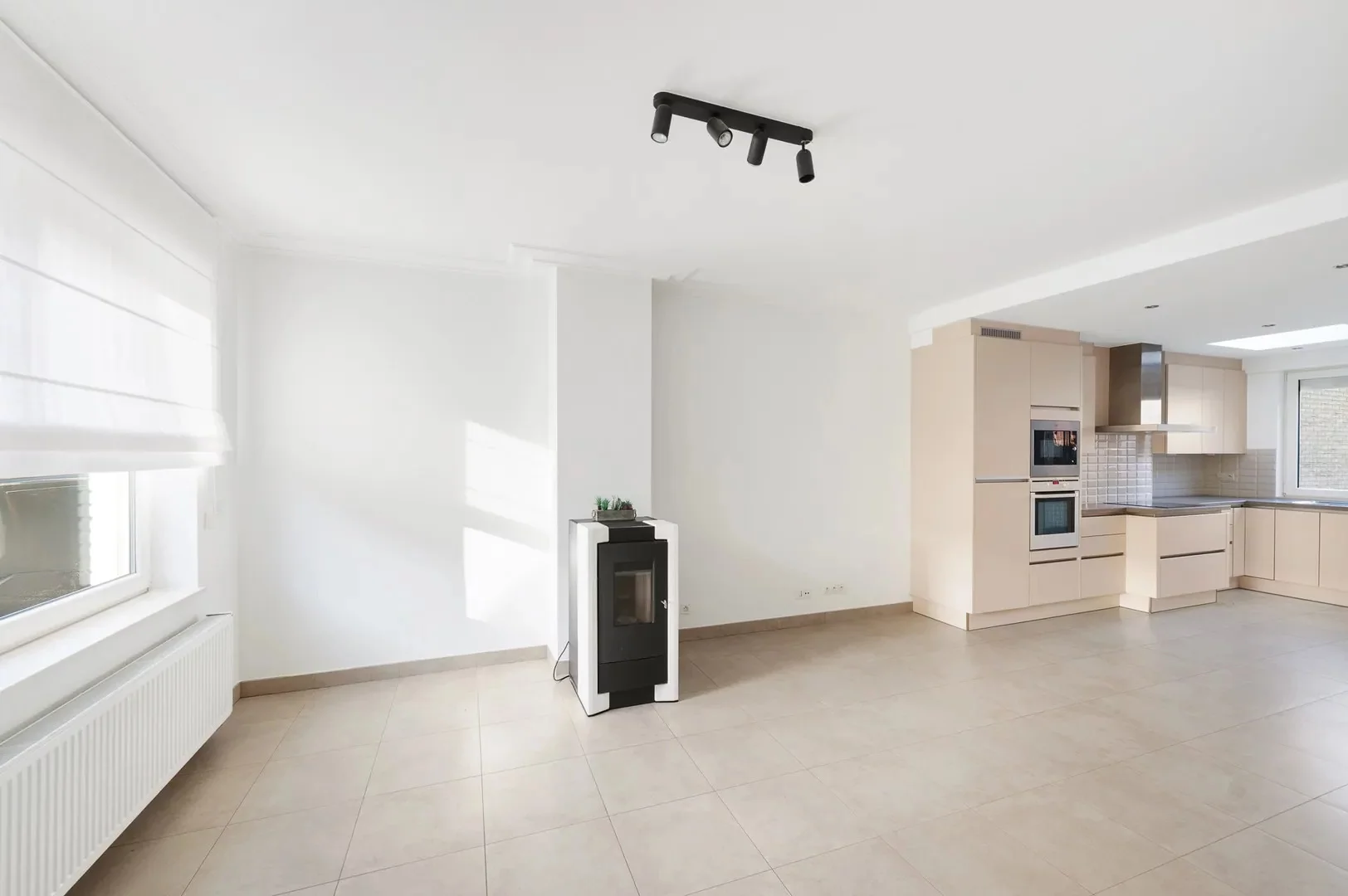 Charmante woning te koop centraal gelegen in Oud-Knokke vlakbij het centrum.