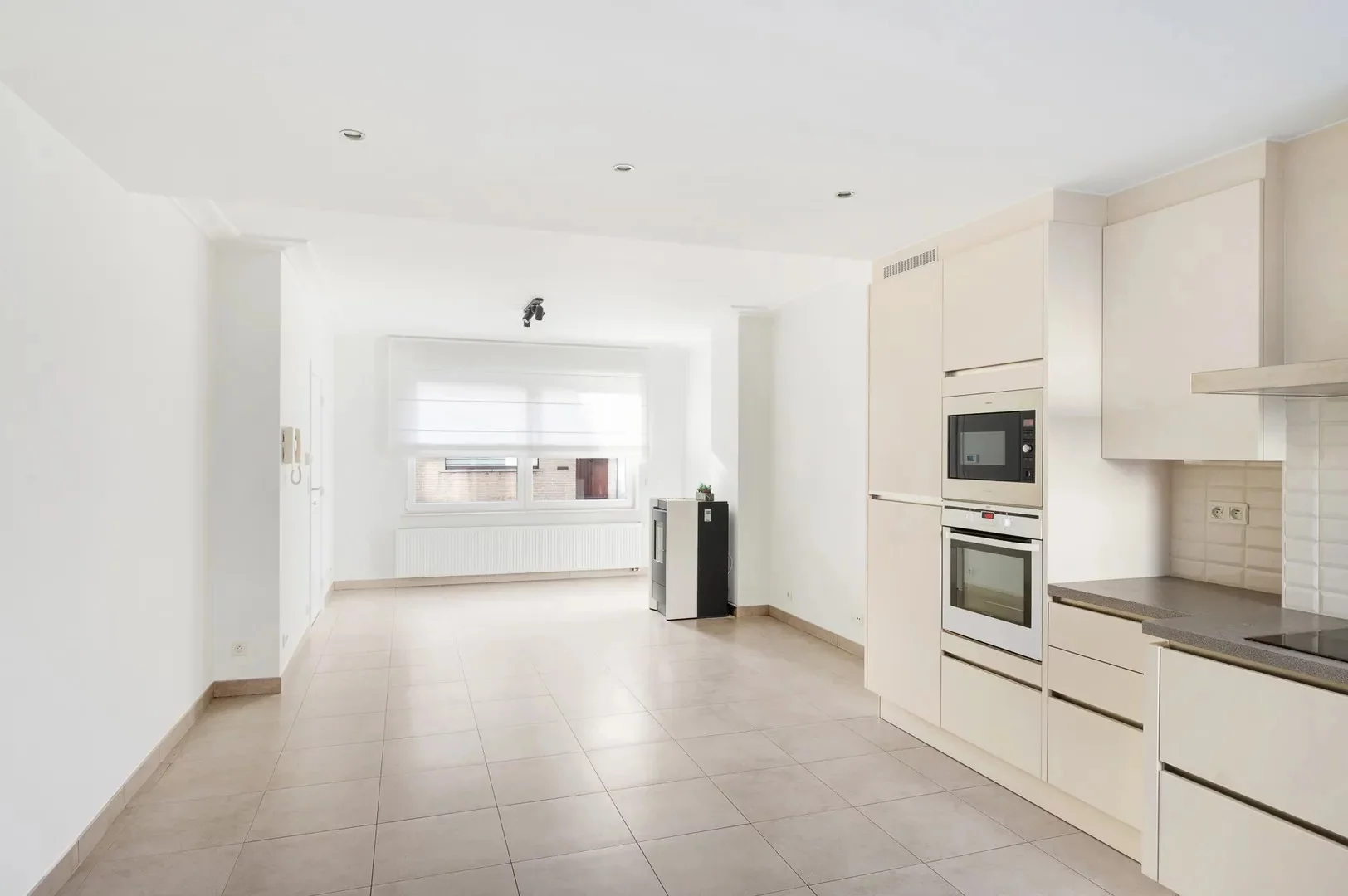 Charmante woning te koop centraal gelegen in Oud-Knokke vlakbij het centrum.