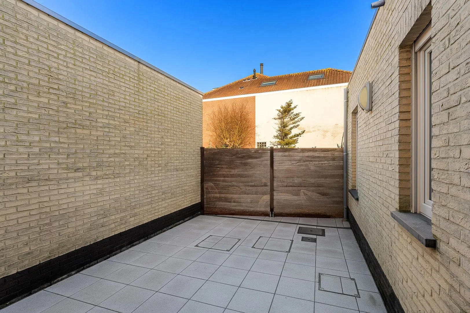 Charmante woning te koop centraal gelegen in Oud-Knokke vlakbij het centrum.