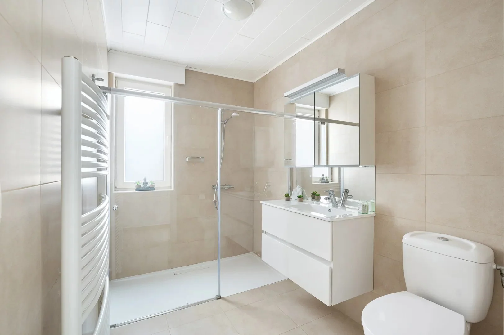 Charmante woning te koop centraal gelegen in Oud-Knokke vlakbij het centrum.