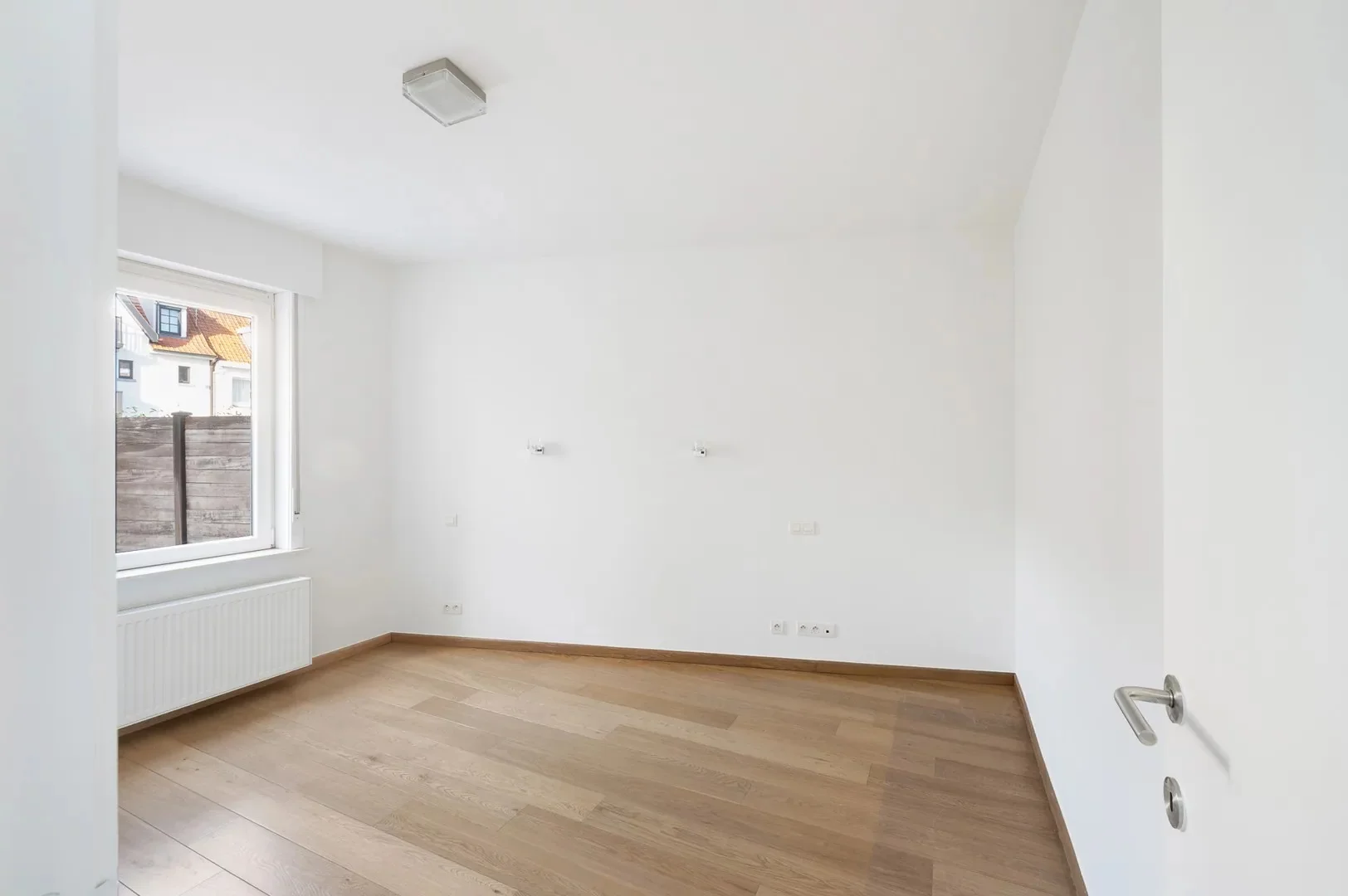Charmante woning te koop centraal gelegen in Oud-Knokke vlakbij het centrum.