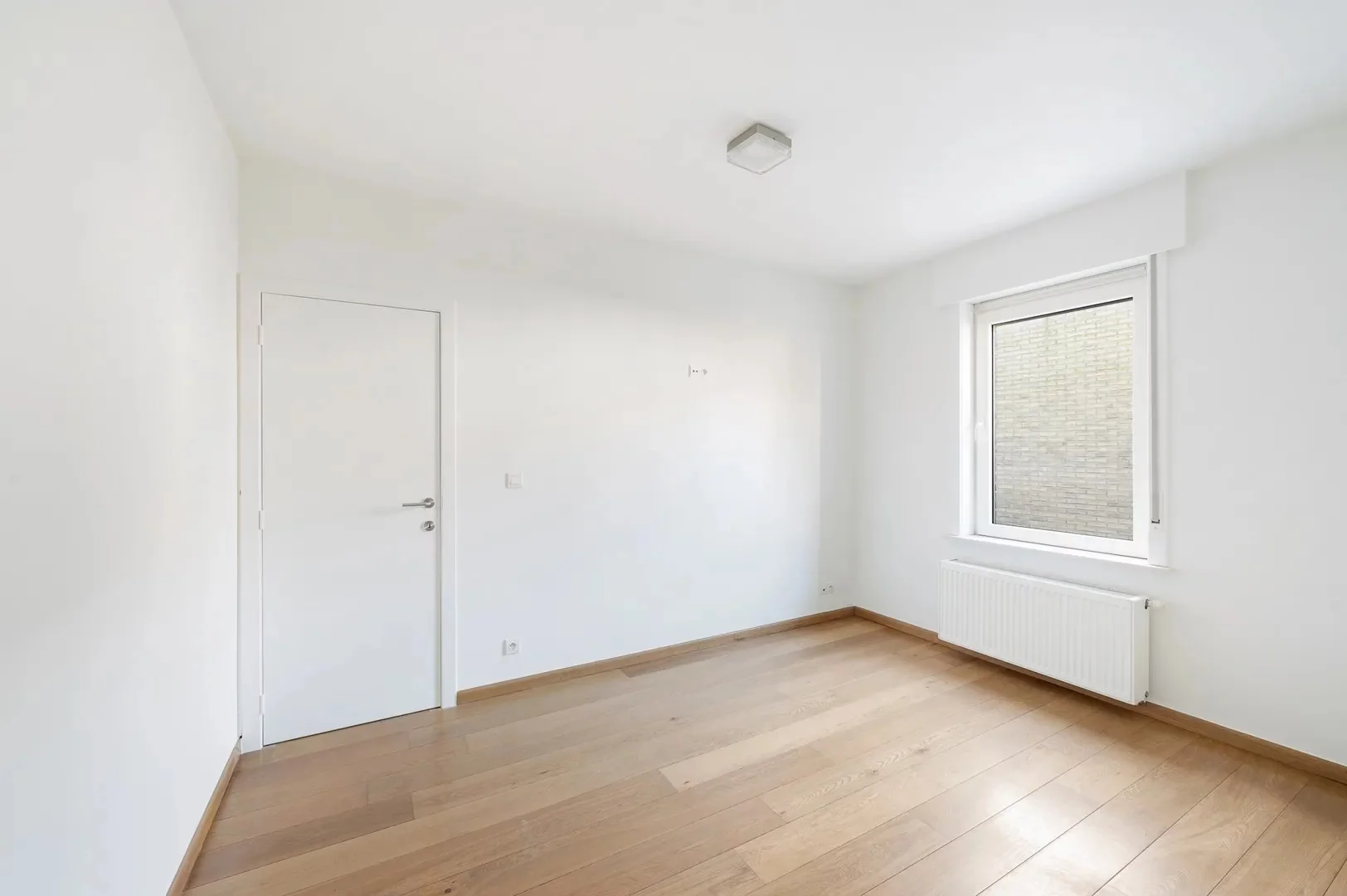 Charmante woning te koop centraal gelegen in Oud-Knokke vlakbij het centrum.
