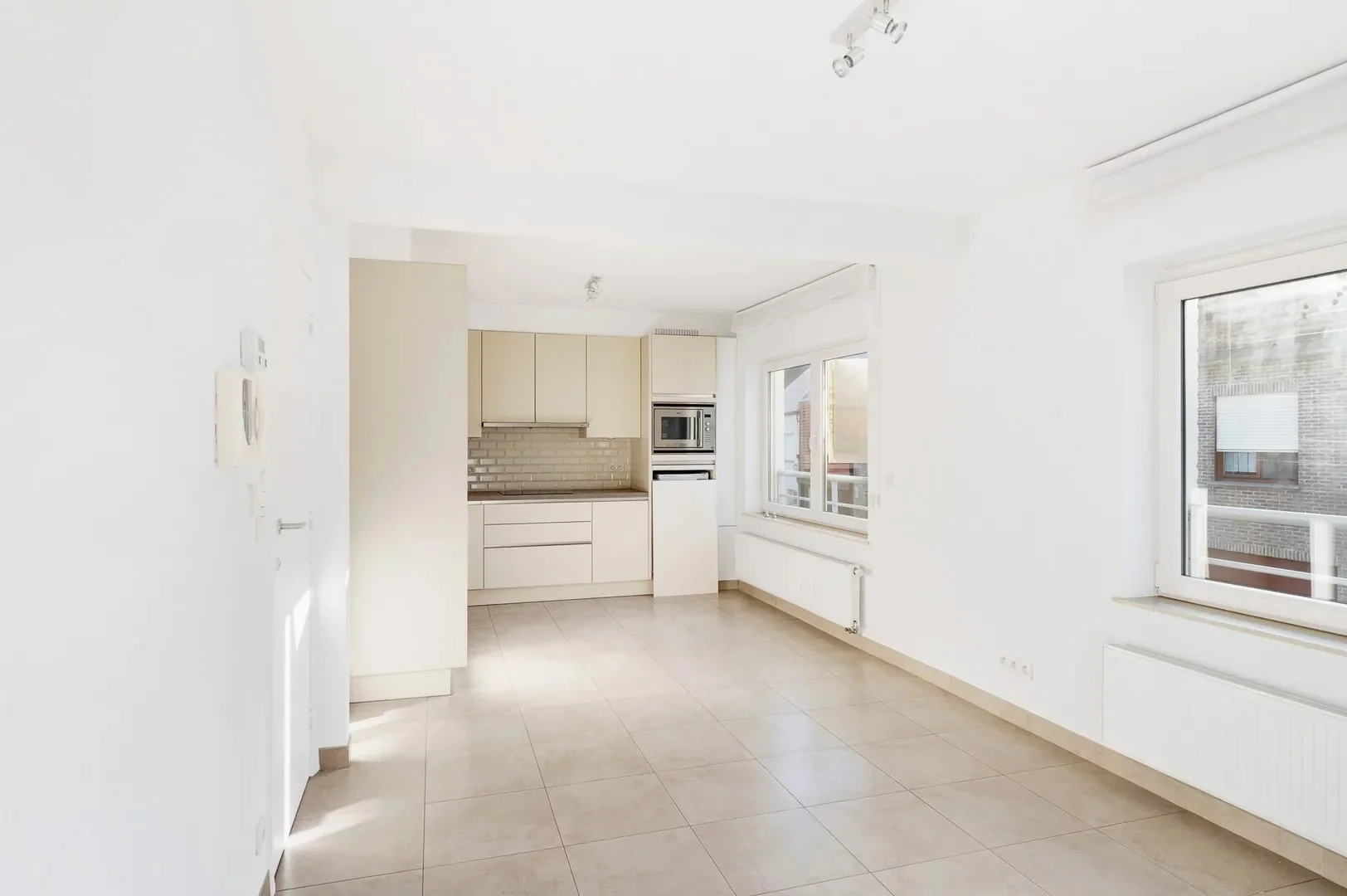 Charmante woning te koop centraal gelegen in Oud-Knokke vlakbij het centrum.