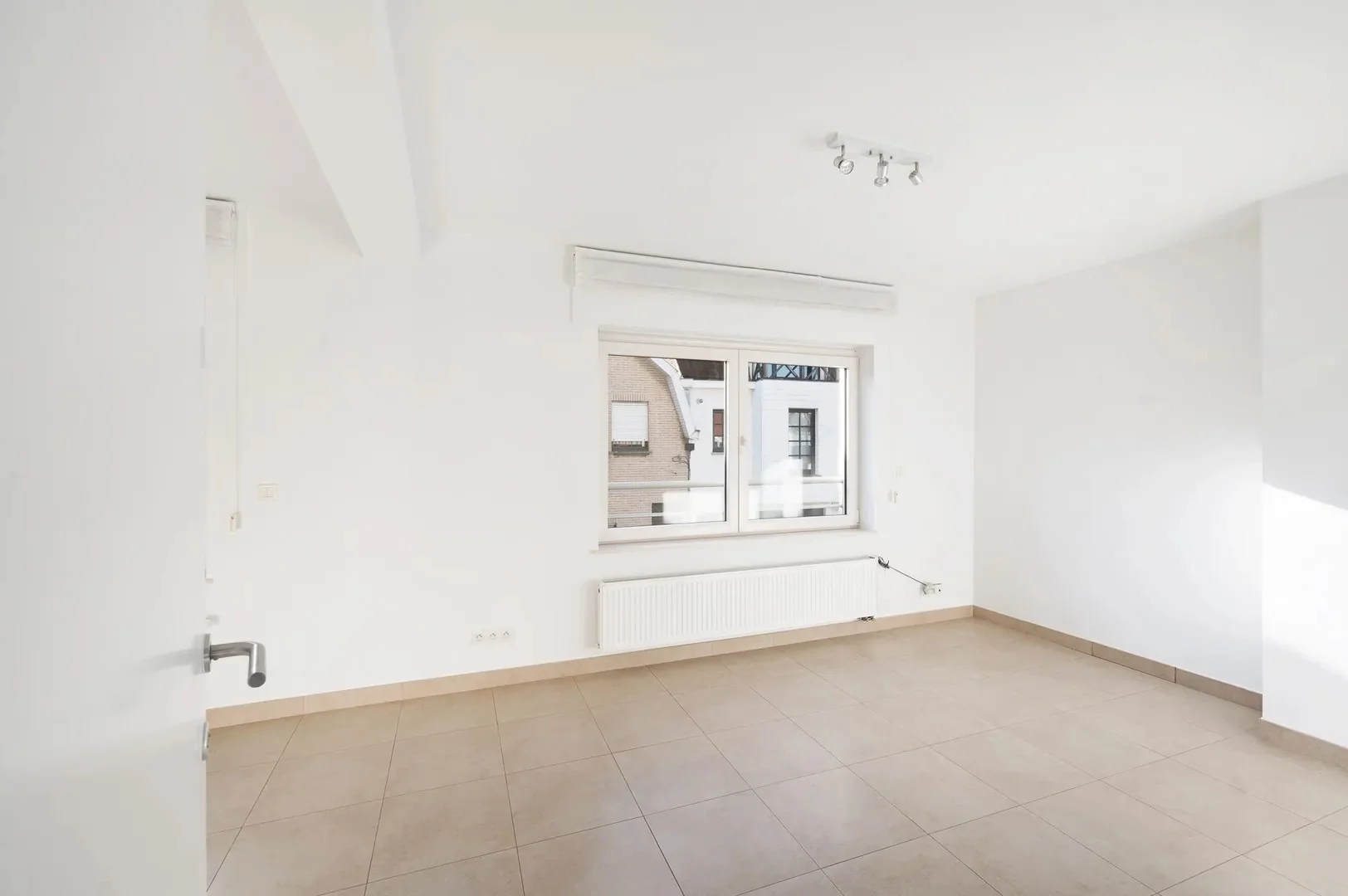 Charmante woning te koop centraal gelegen in Oud-Knokke vlakbij het centrum.