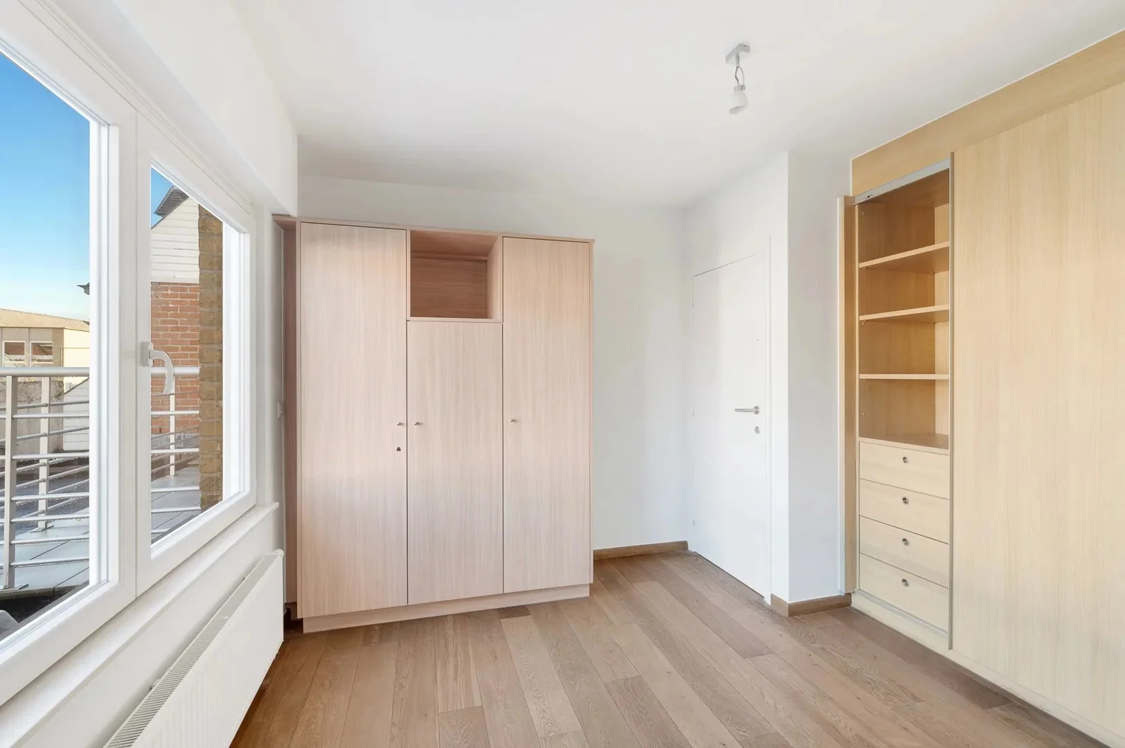 Charmante woning te koop centraal gelegen in Oud-Knokke vlakbij het centrum.