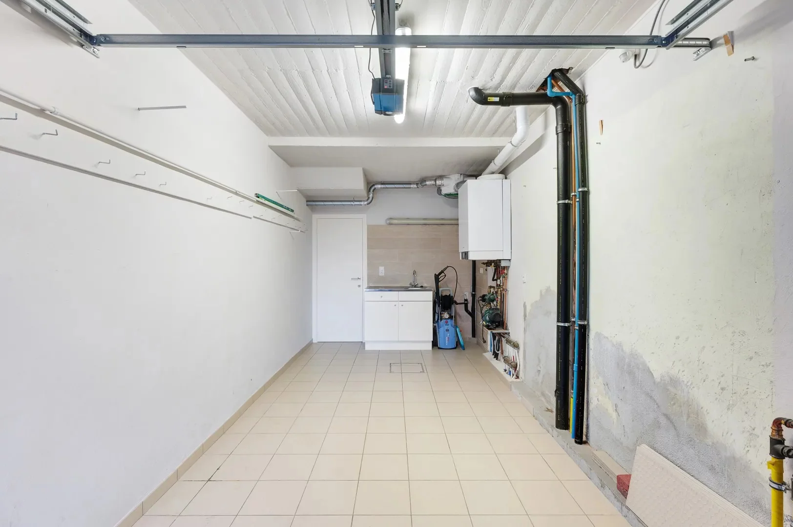 Charmante woning te koop centraal gelegen in Oud-Knokke vlakbij het centrum.