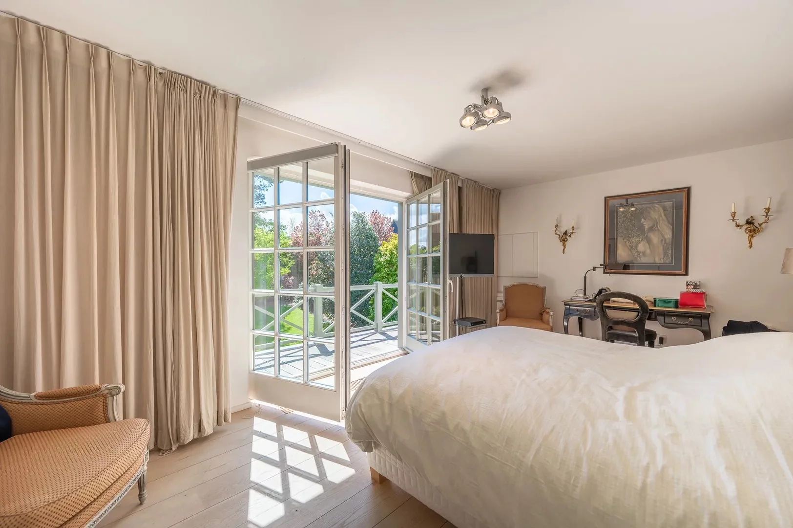 Prachtige villa met zwembad rustig gelegen in een paadje in hartje Zoute.