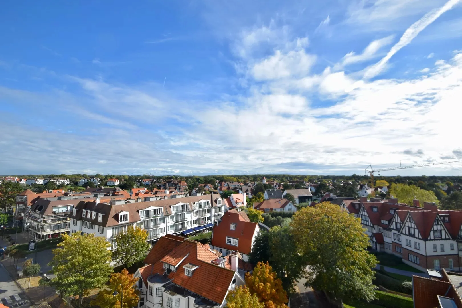 Nieuwbouwappartement gelegen in hartje het Zoute met een prachtig open zicht op de villa's.