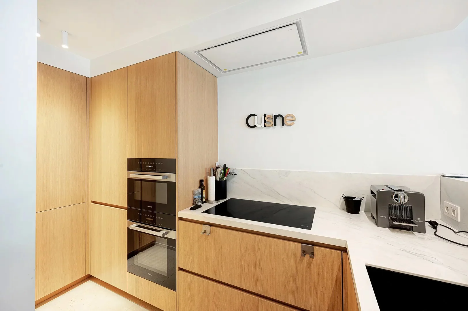 Instapklaar appartement 2 slpk gelegen nabij centrum Knokke.