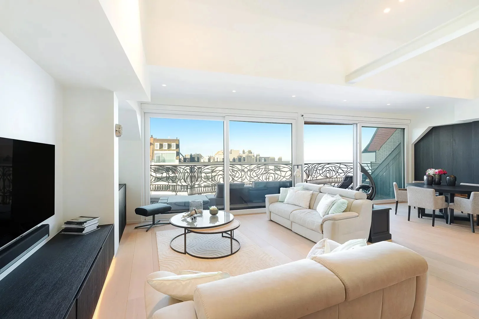 Penthouse (met 12m gevel) met zeezicht op het Albertplein.