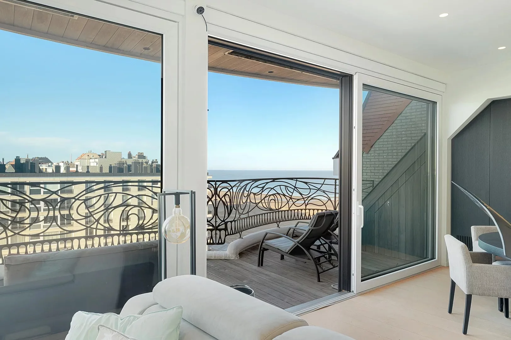Penthouse (met 12m gevel) met zeezicht op het Albertplein.