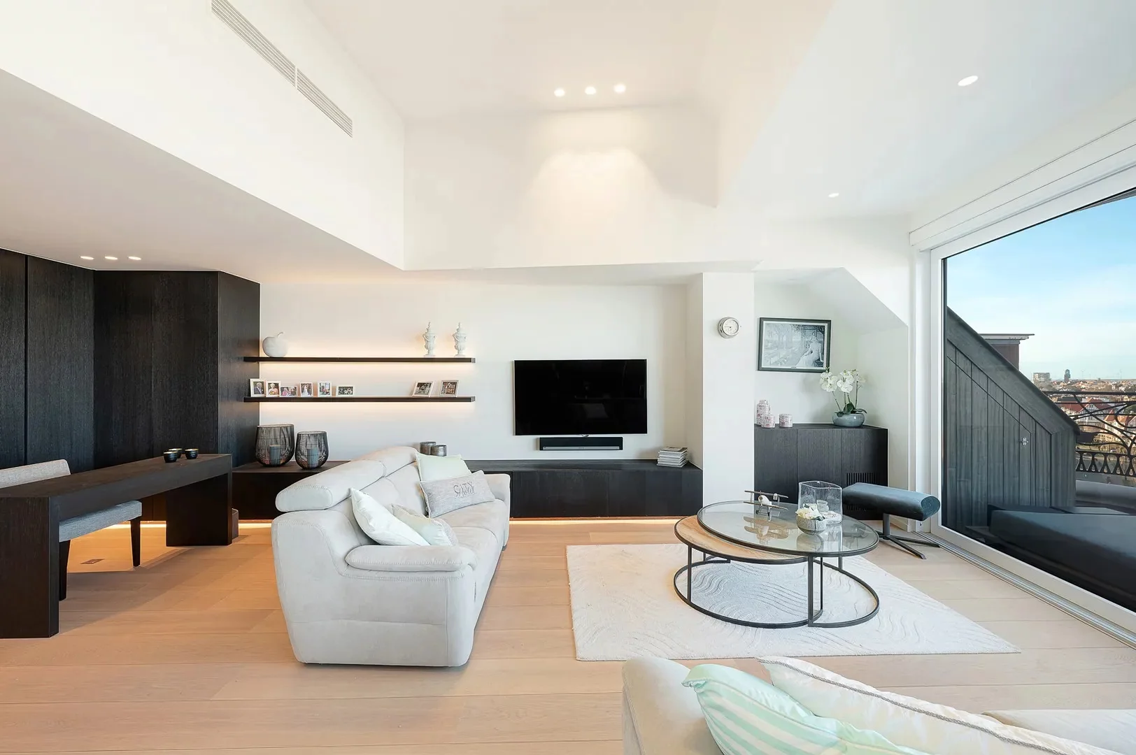 Penthouse (met 12m gevel) met zeezicht op het Albertplein.