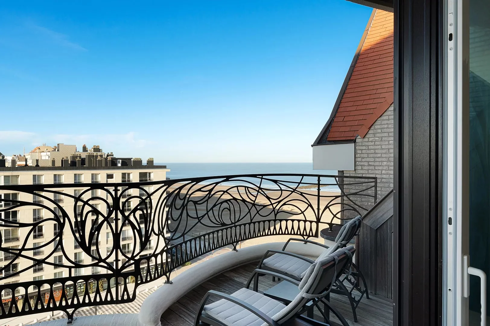 Penthouse (met 12m gevel) met zeezicht op het Albertplein.