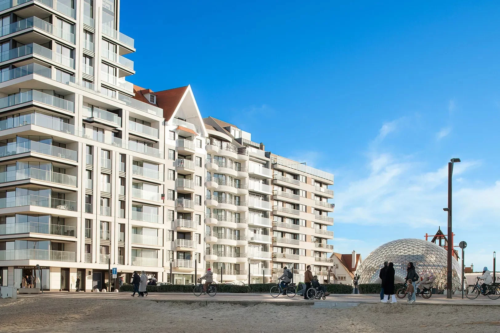 Penthouse (met 12m gevel) met zeezicht op het Albertplein.