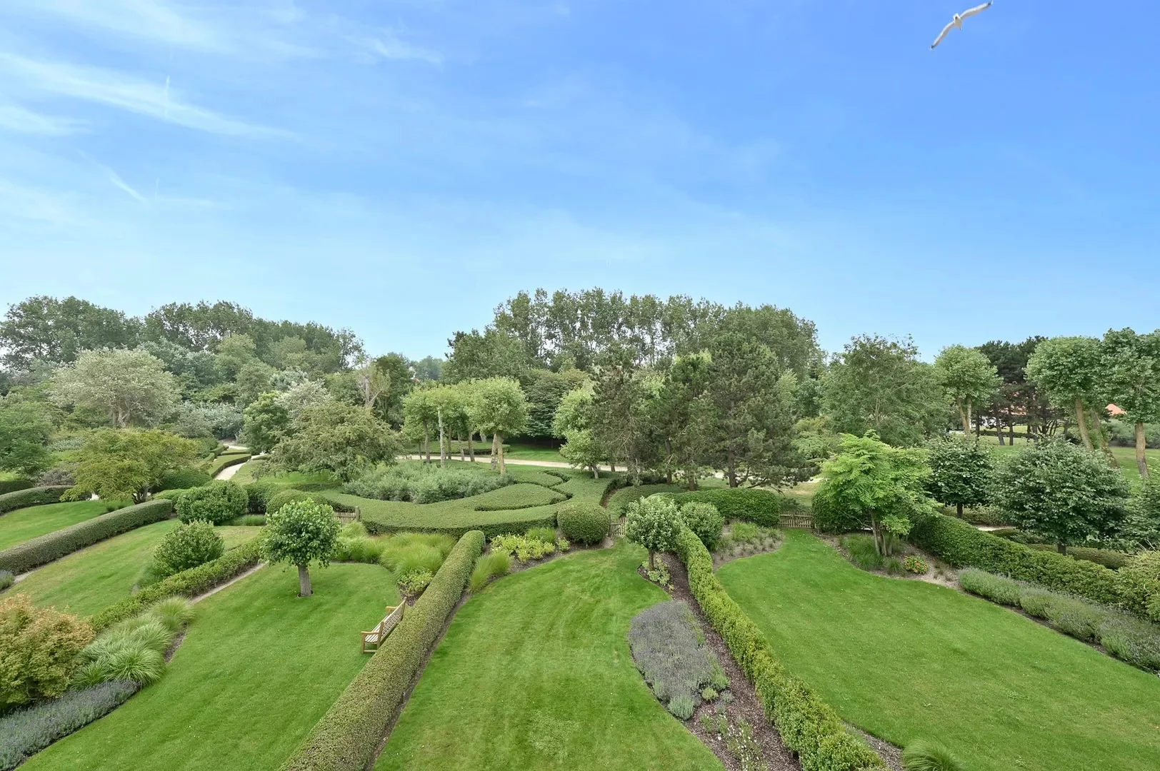 Prachtig gerenoveerd appartement te Zoute Gardens.