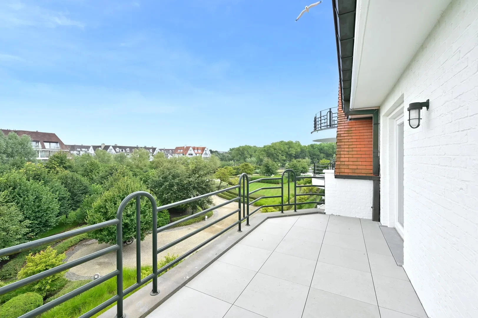 Prachtig gerenoveerd appartement te Zoute Gardens.