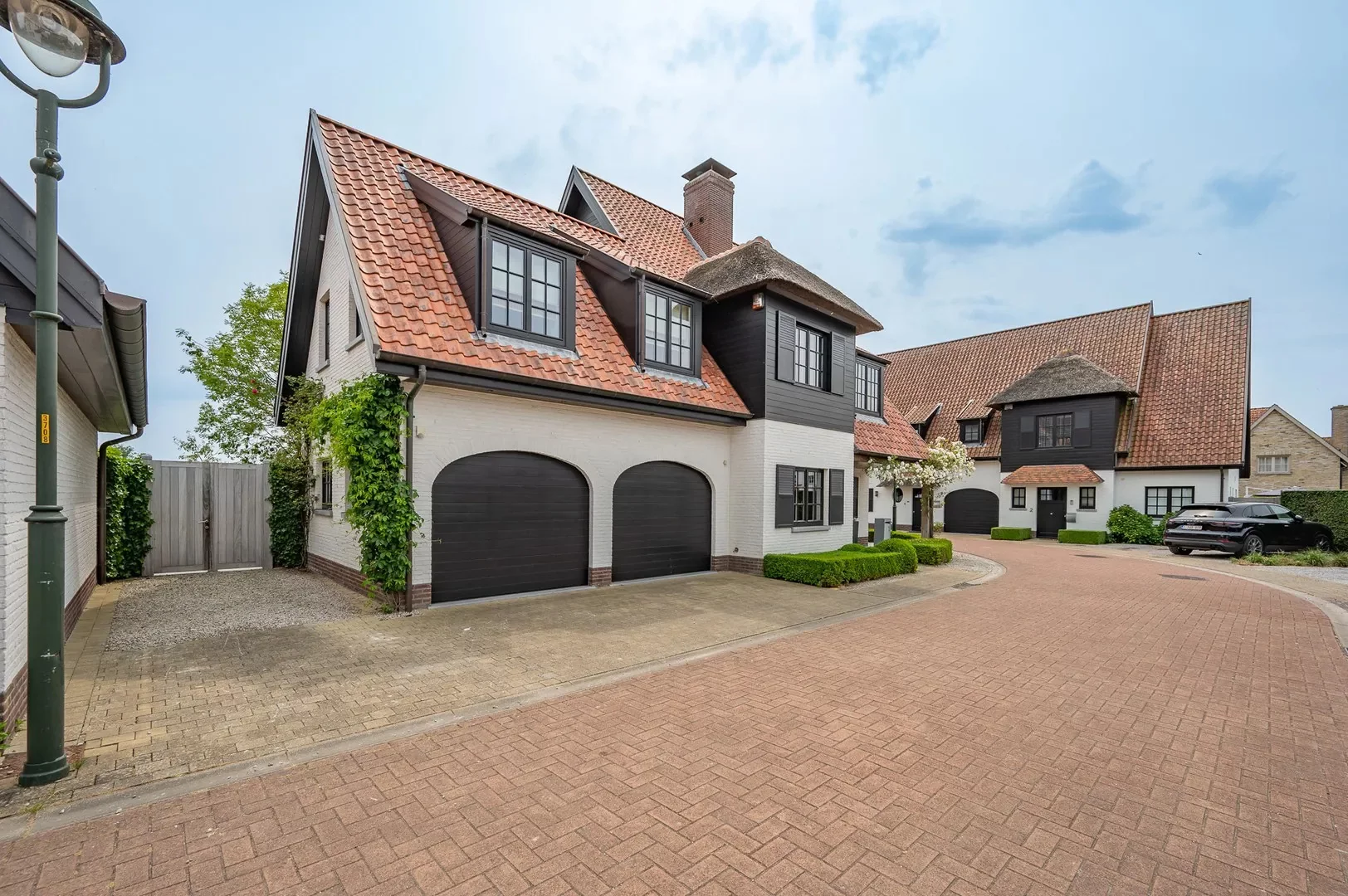 Hedendaagse alleenstaande villa in rustige omgeving te Knokke